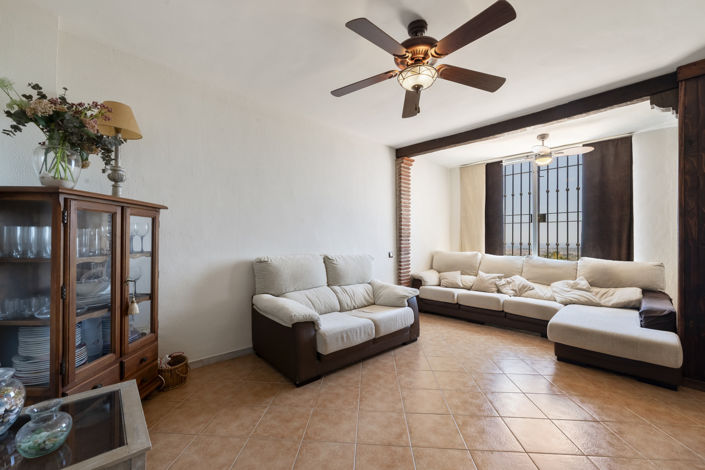 Image No.3-5 Bed Townhouse for sale