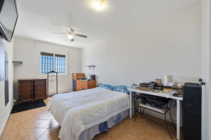 Image No.7-5 Bed Townhouse for sale