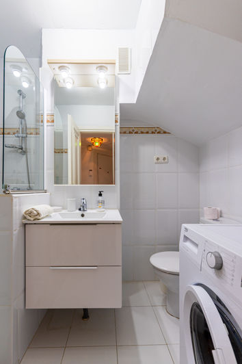 Image No.12-2 Bed Property for sale