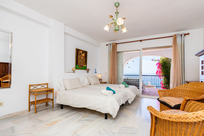 Image No.5-2 Bed Property for sale