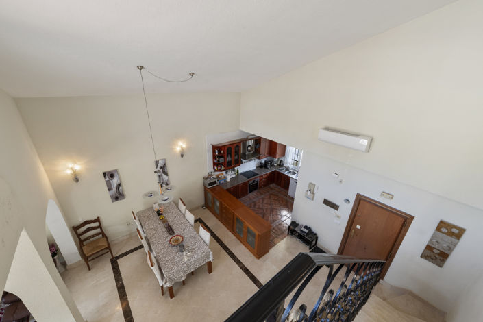 Image No.13-4 Bed Townhouse for sale
