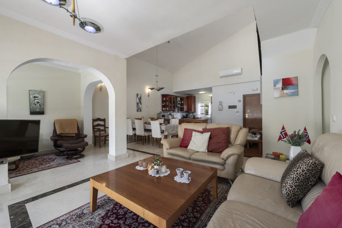 Image No.21-4 Bed Townhouse for sale