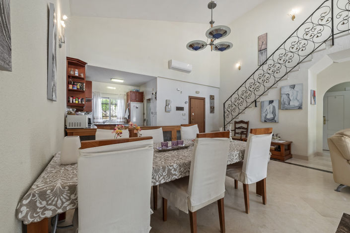 Image No.24-4 Bed Townhouse for sale