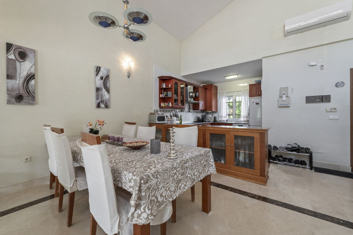 Image No.25-4 Bed Townhouse for sale