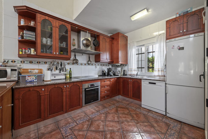 Image No.26-4 Bed Townhouse for sale