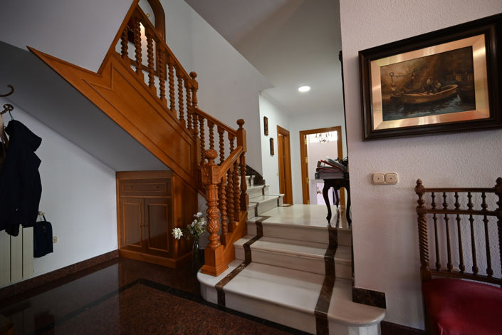Image No.10-5 Bed House for sale