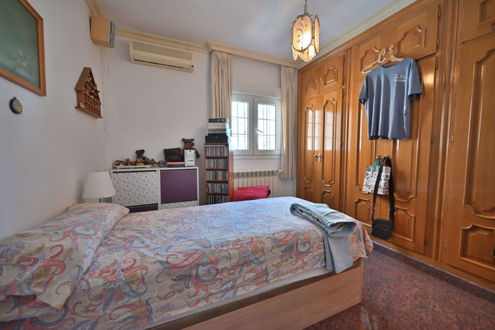 Image No.12-5 Bed House for sale