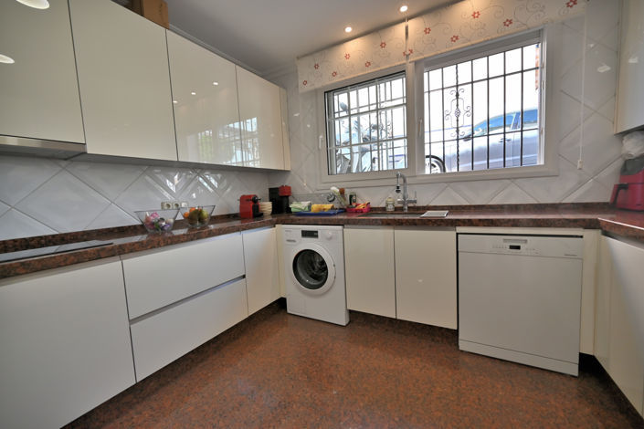 Image No.20-5 Bed House for sale