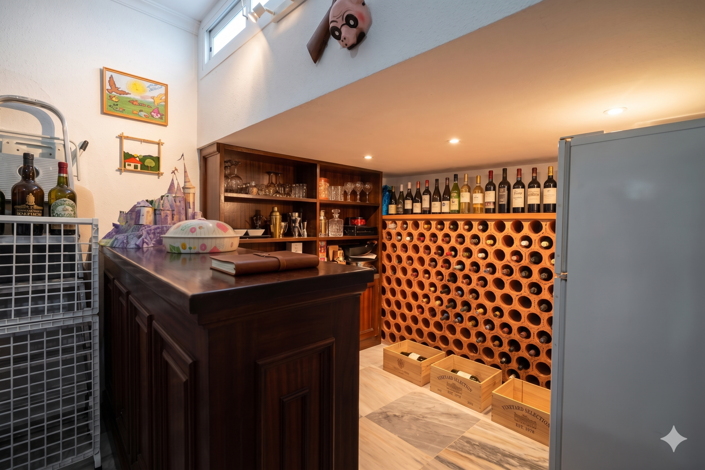 Image No.21-5 Bed House for sale