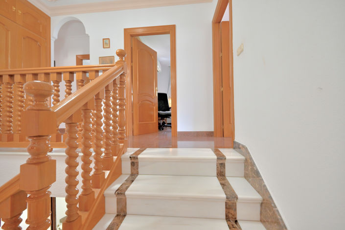 Image No.24-5 Bed House for sale