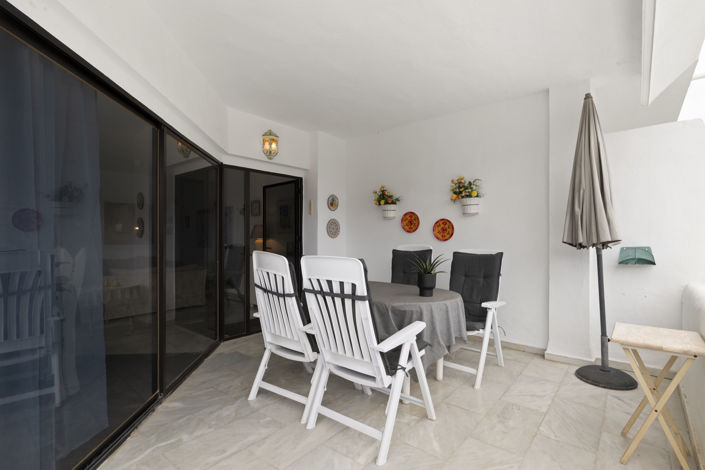 Image No.17-2 Bed Townhouse for sale