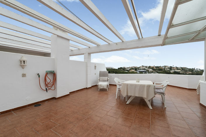 Image No.23-2 Bed Townhouse for sale