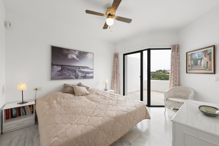 Image No.4-2 Bed Townhouse for sale