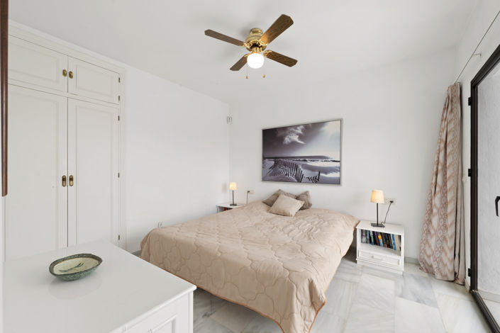 Image No.6-2 Bed Townhouse for sale