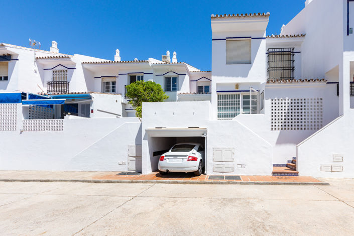 Image No.27-4 Bed Townhouse for sale