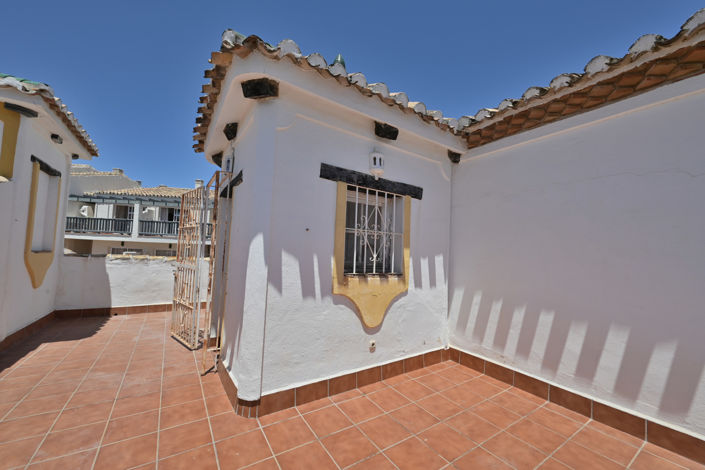 Image No.12-2 Bed Townhouse for sale