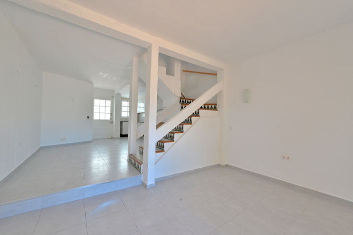 Image No.16-2 Bed Townhouse for sale