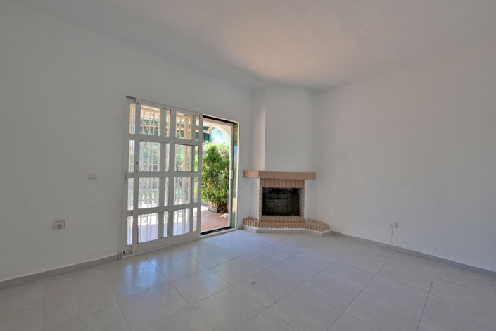 Image No.17-2 Bed Townhouse for sale