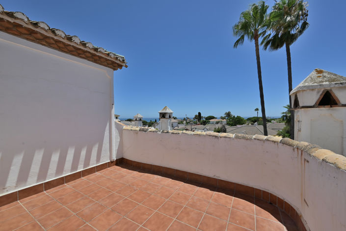 Image No.20-2 Bed Townhouse for sale
