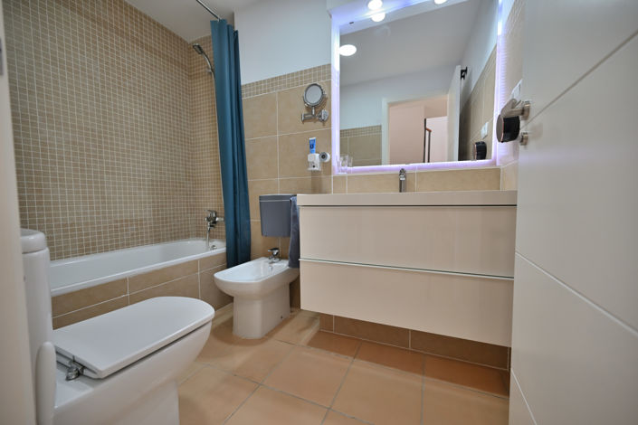 Image No.13-3 Bed Townhouse for sale