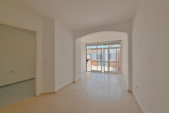 Image No.11-2 Bed Property for sale