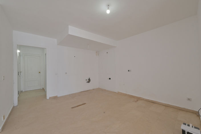 Image No.3-2 Bed Property for sale