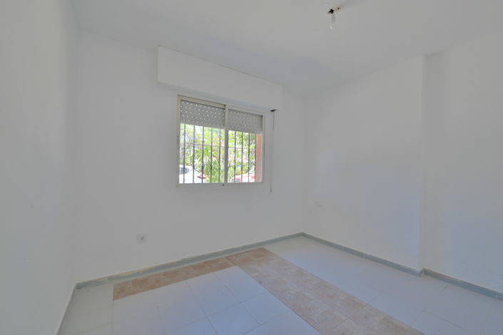 Image No.8-2 Bed Property for sale