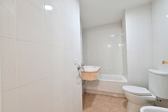 Image No.9-2 Bed Property for sale
