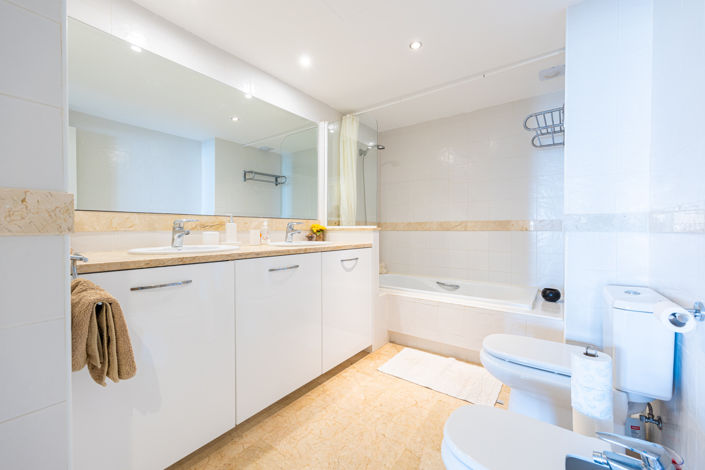 Image No.8-2 Bed Property for sale