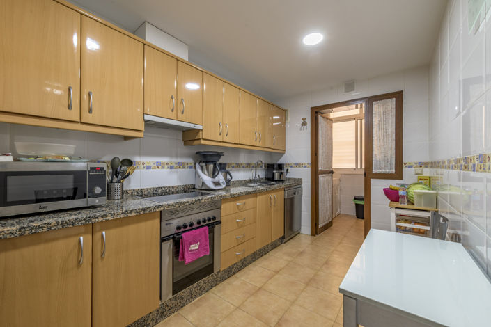 Image No.12-3 Bed Apartment for sale