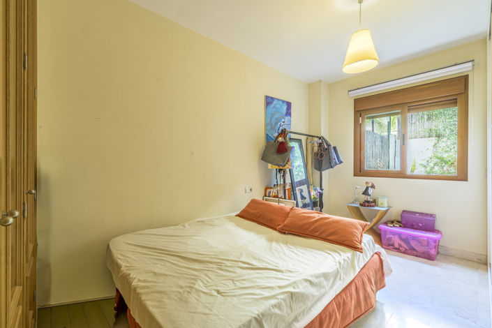Image No.11-2 Bed Property for sale