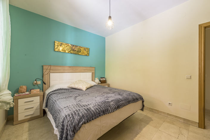 Image No.9-2 Bed Property for sale