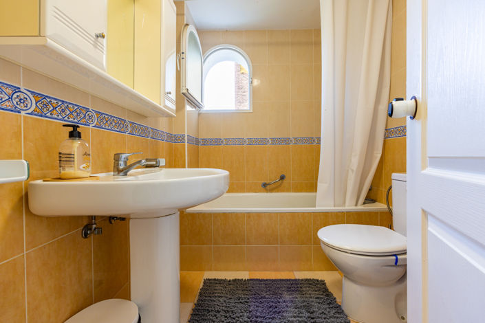 Image No.6-2 Bed Property for sale