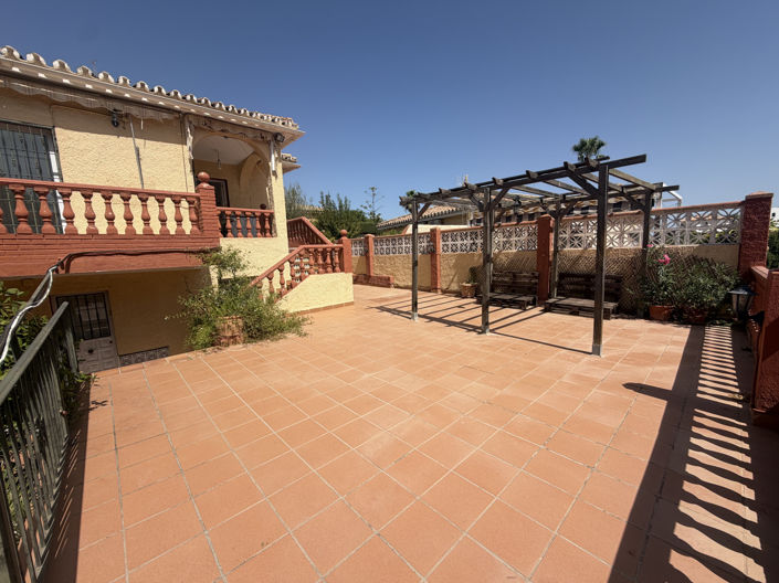 Image No.3-4 Bed Villa for sale