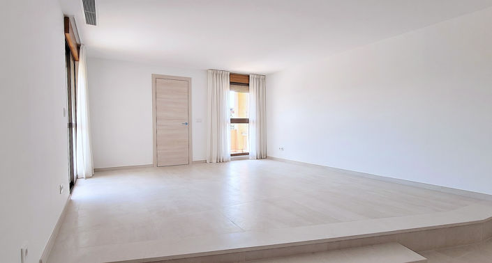 Image No.12-6 Bed Villa for sale