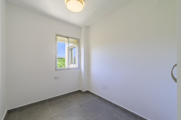 Image No.14-3 Bed Apartment for sale