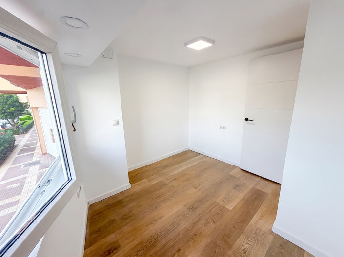 Image No.18-3 Bed Apartment for sale