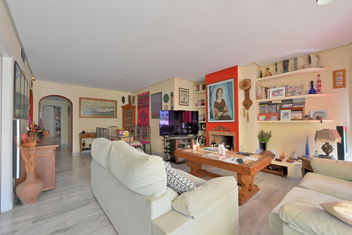 Image No.11-3 Bed Apartment for sale