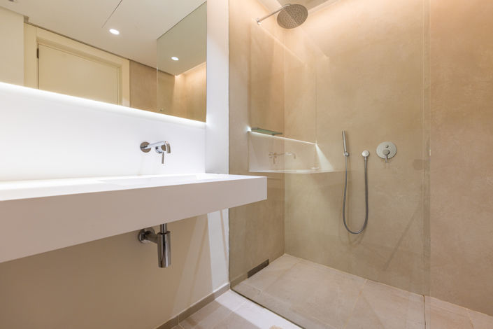 Image No.12-2 Bed Property for sale