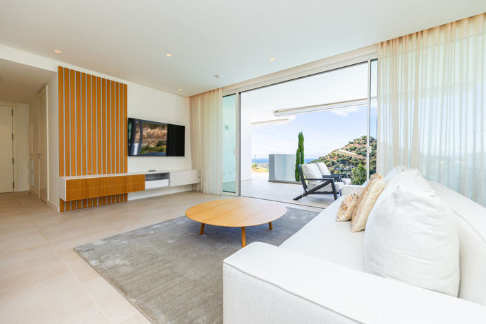 Image No.21-2 Bed Property for sale