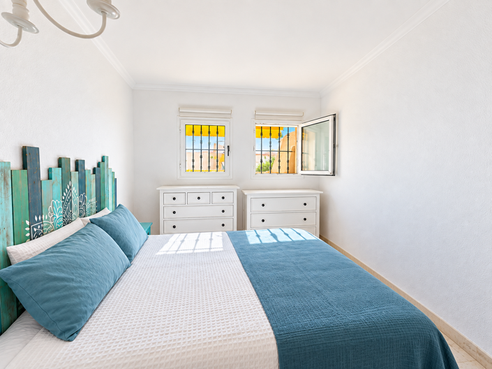 Image No.18-3 Bed Townhouse for sale