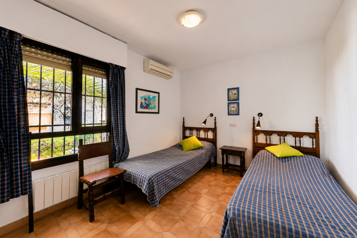 Image No.11-2 Bed Townhouse for sale