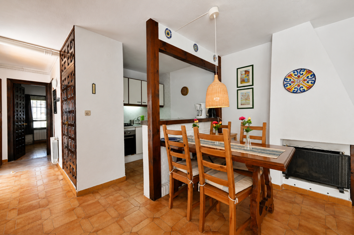 Image No.18-2 Bed Townhouse for sale