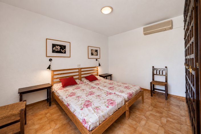 Image No.6-2 Bed Townhouse for sale