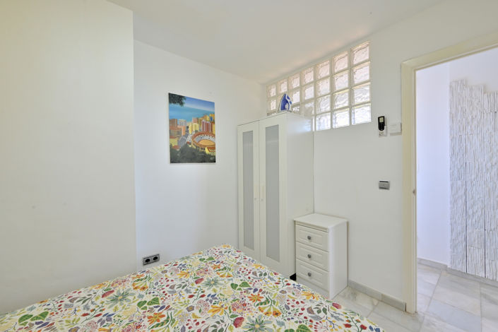 Image No.8-2 Bed Property for sale