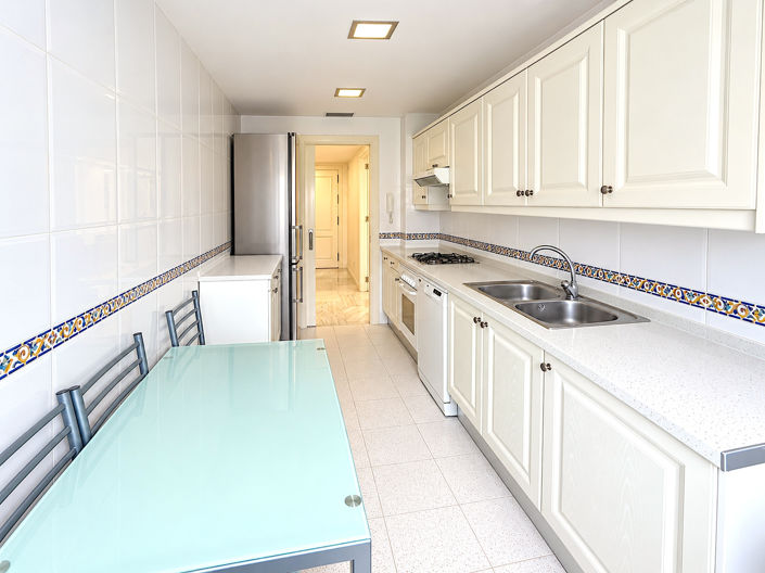 Image No.20-4 Bed Apartment for sale