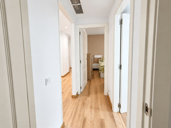 Image No.26-4 Bed Townhouse for sale