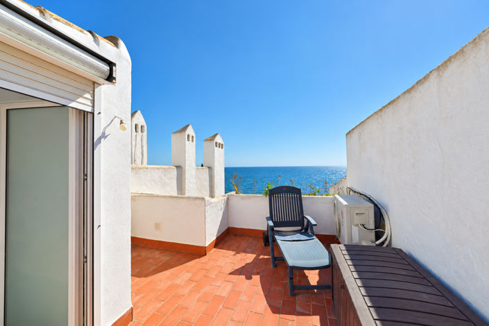 Image No.16-2 Bed Townhouse for sale