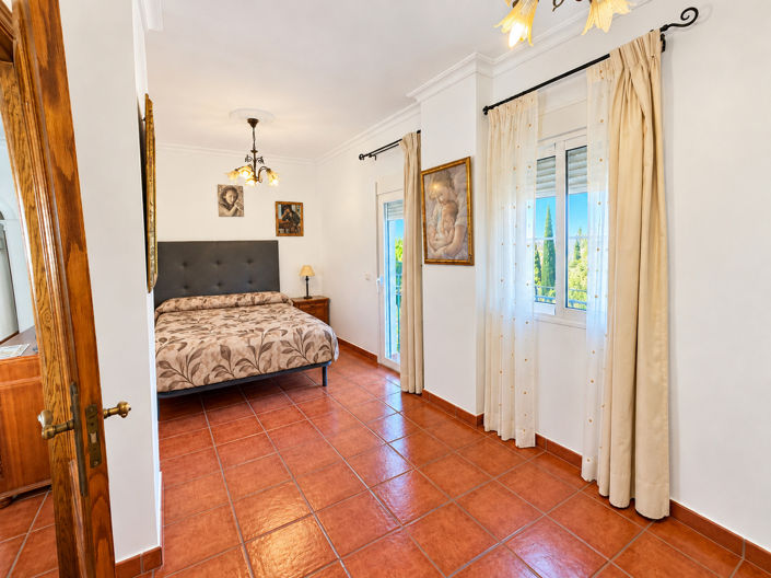 Image No.13-2 Bed Apartment for sale