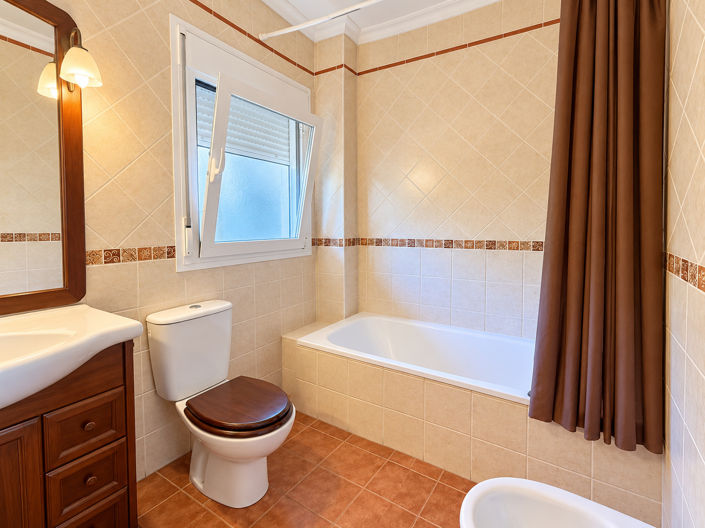 Image No.5-2 Bed Apartment for sale